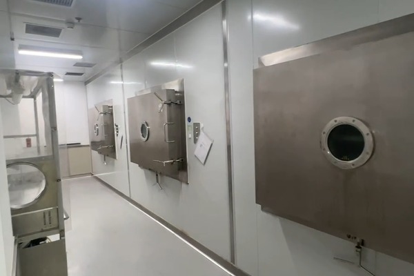 三台5平方制药生产型冻干机客户车间现场实拍