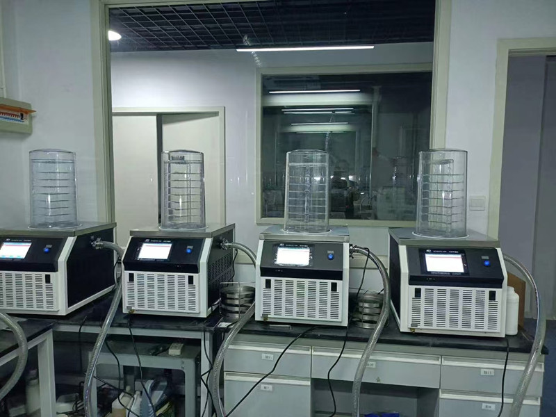 浙江某高校采购实验型钟罩式冷冻干燥机助力日常物料冻干实验项目 图1