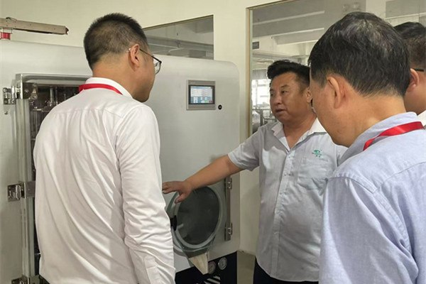 宁波镇海区领导莅临天游TY8检测中心冻干考察指导 图2