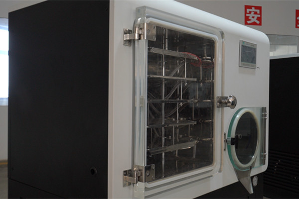 中试型方仓原位冻干机正面实拍照片