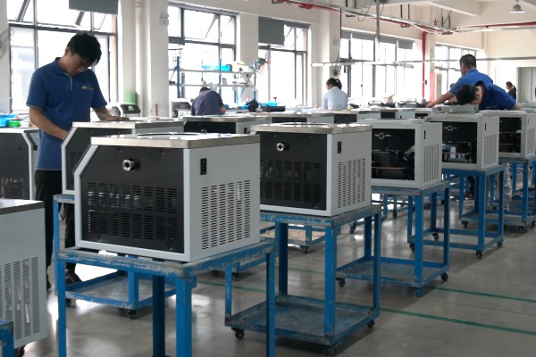 不只是脱水那么简单，深度揭秘小型真空冷冻干燥机背后的科学原理